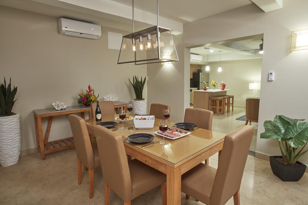 Divi Dutch Village Beach Resort パームビーチ エクステリア 写真
